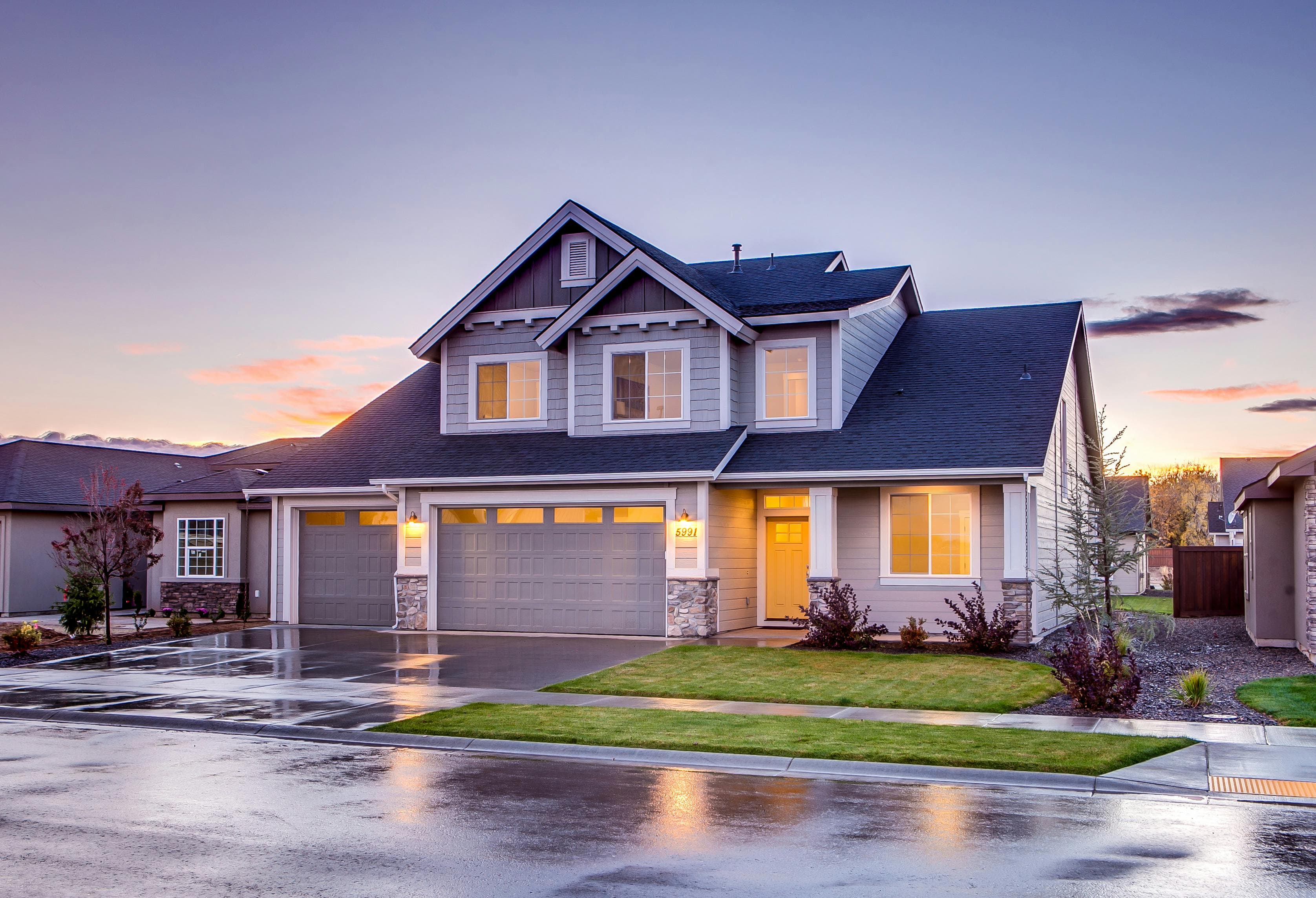 PropreModelia app home screen with land price prediction form